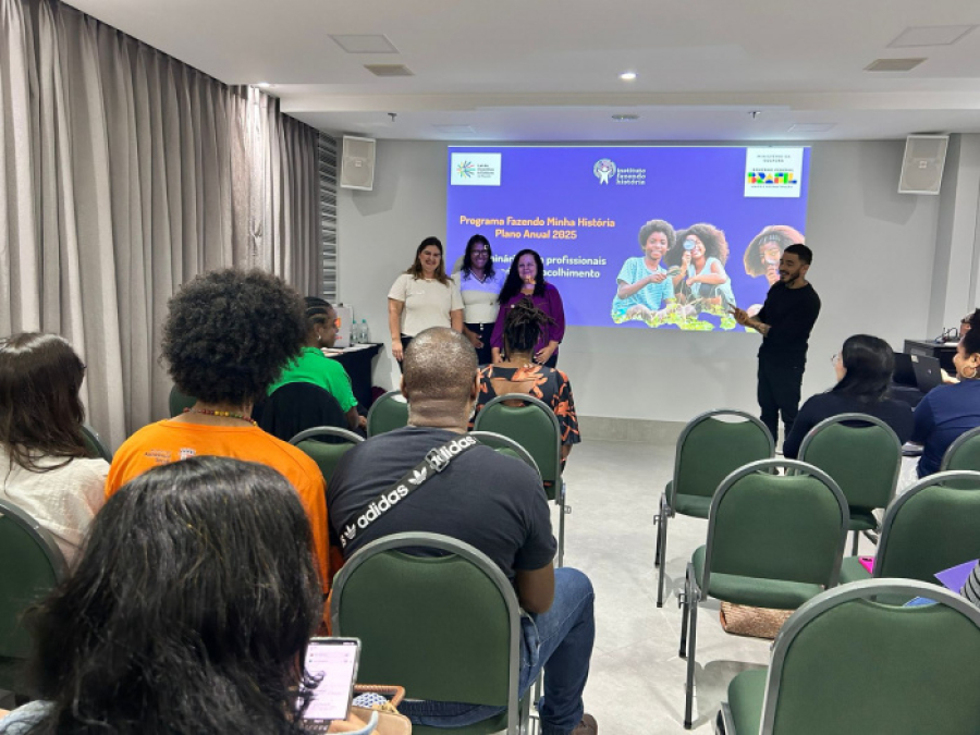 Trabalhadores dos espaços de acolhimento para crianças e adolescentes passam por capacitação