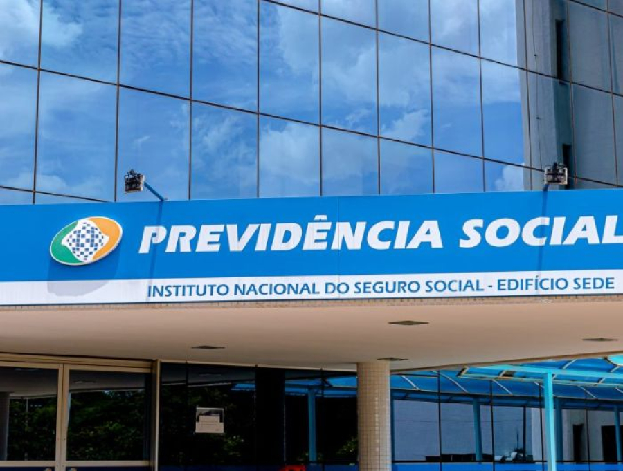 Governo federal foi alertado sobre fraudes bilionárias no INSS em 2023, afirma defensora