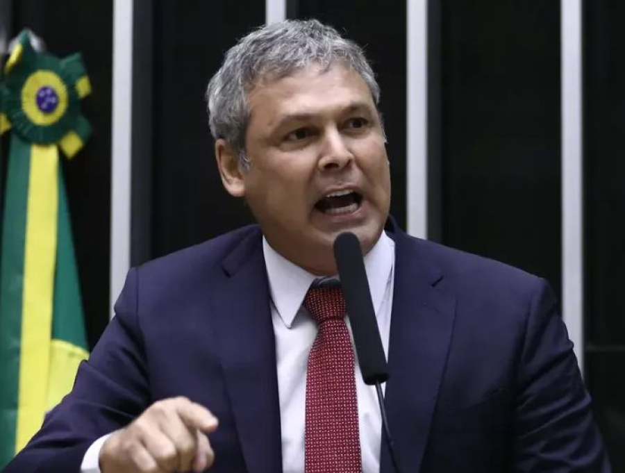 Anistia entra em alta no Congresso e lider do PT demonstra desespero