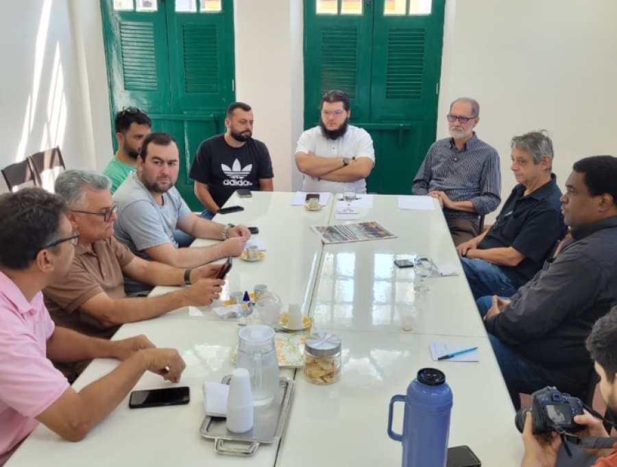 Em coletiva de imprensa, Prefeitura de Cachoeiro detalha irregularidades apontadas no contrato de concessão com a BRK Ambiental