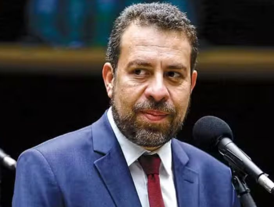 Lula entrega ministério a Boulos e provoca reação no Congresso: “Vergonha nacional”, dizem deputados