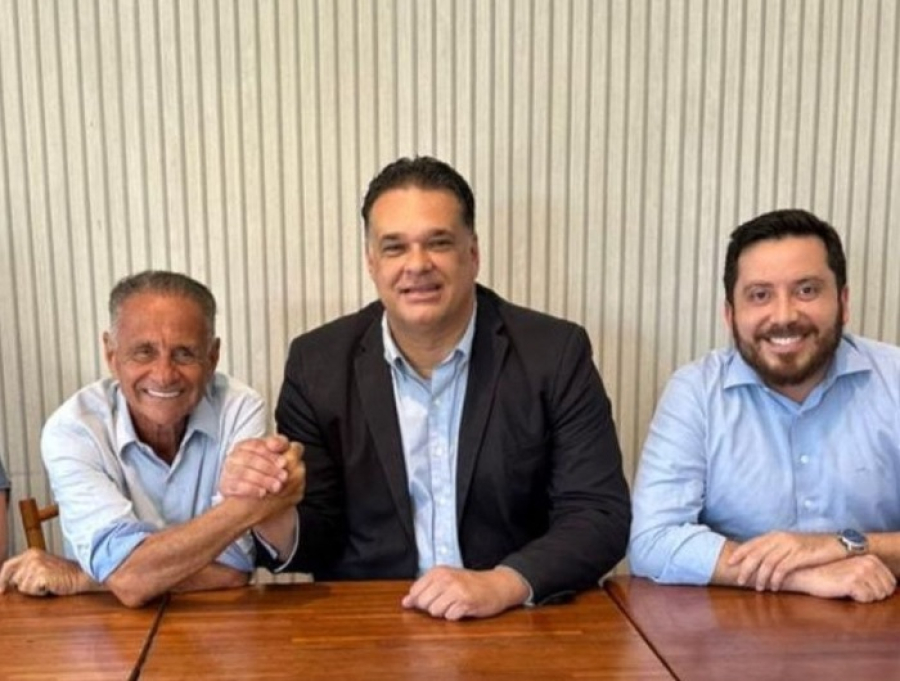 Armandinho articula reconciliação e reúne Monjardim e Manato em gesto de unidade da Direita no ES