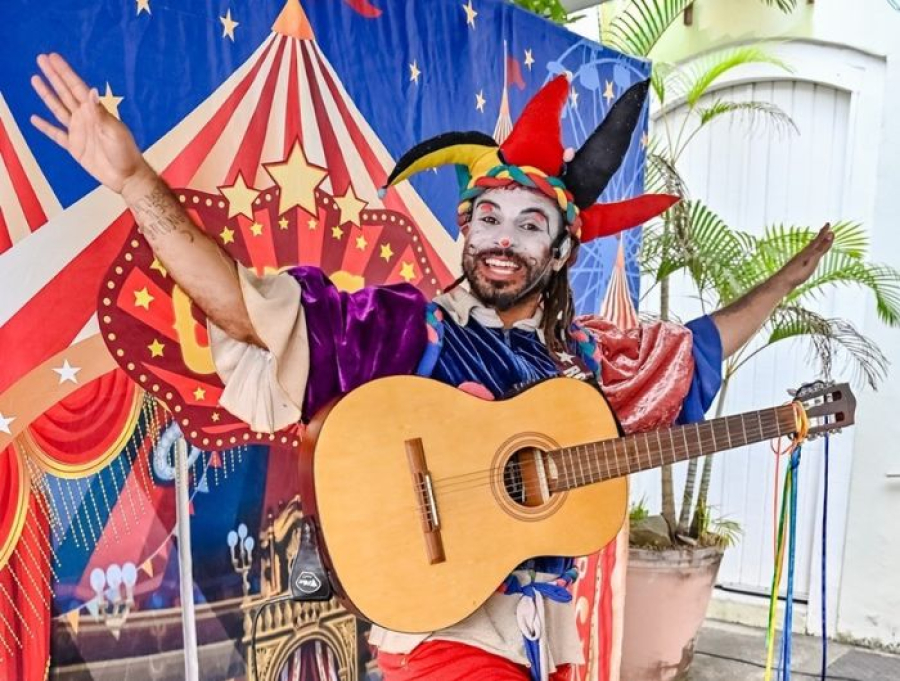 Parque Cultural Casa do Governador recebe cortejos, espetáculo e atividades educativas para a criançada neste domingo (08)