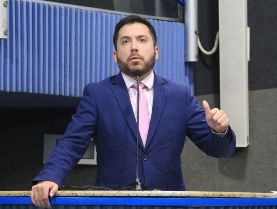 Vereador propõe retirar nome Michelini da orla de Camburi