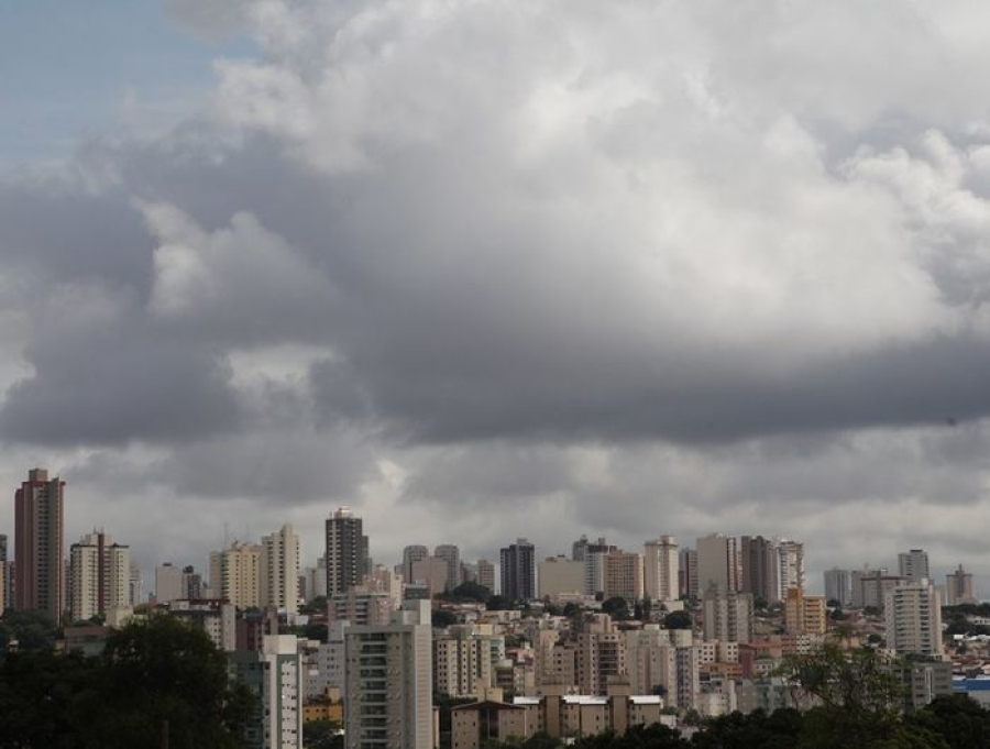 Semana inicia com alerta de chuvas intensas em todo o ES