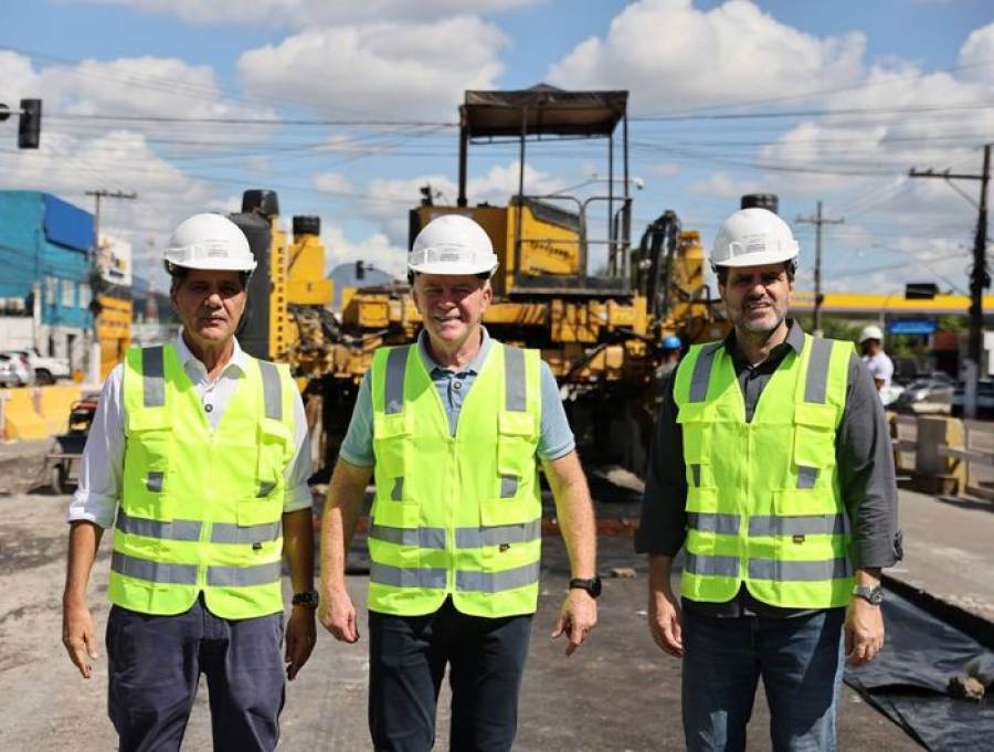 Casagrande e Ricardo vistoriam obra do Expresso GV e confirmam novas estações do Aquaviário