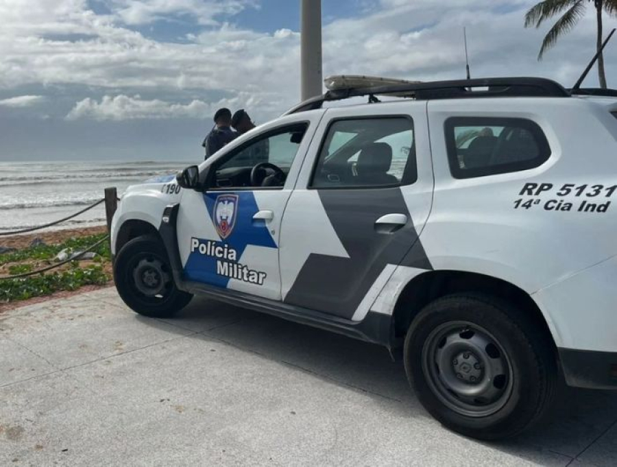 Corpo de homem é encontrado por surfistas na Praia de Jacaraípe, na Serra