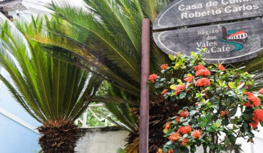 Prefeitura abre edital para seleção de cantoras para o espetáculo “Elas Cantam Roberto 2026” em Cachoeiro