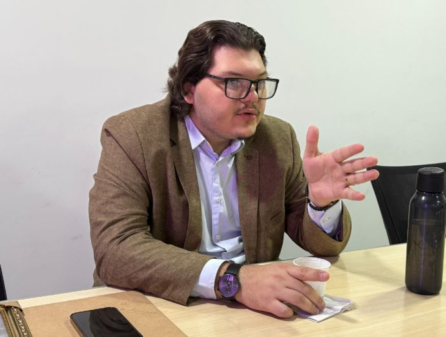 Juninho deixa Educação de Cachoeiro e se prepara para disputar eleições de 2026