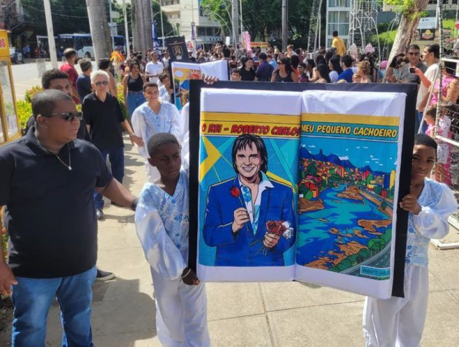 Cachoeiro celebra 159 anos com desfile cívico que resgata história e reforça identidade local