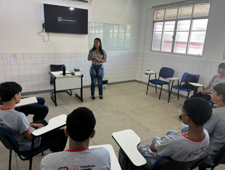 Adolescentes da rede socioassistencial de Cariacica participam de oficina sobre carreira e mercado de trabalho