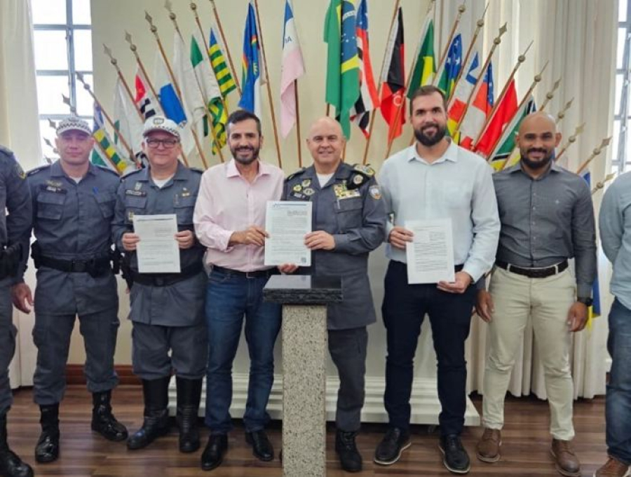 Detran|ES e Polícia Militar formalizam parceria de quase R$ 40 milhões para fortalecer a segurança viária no Espírito Santo