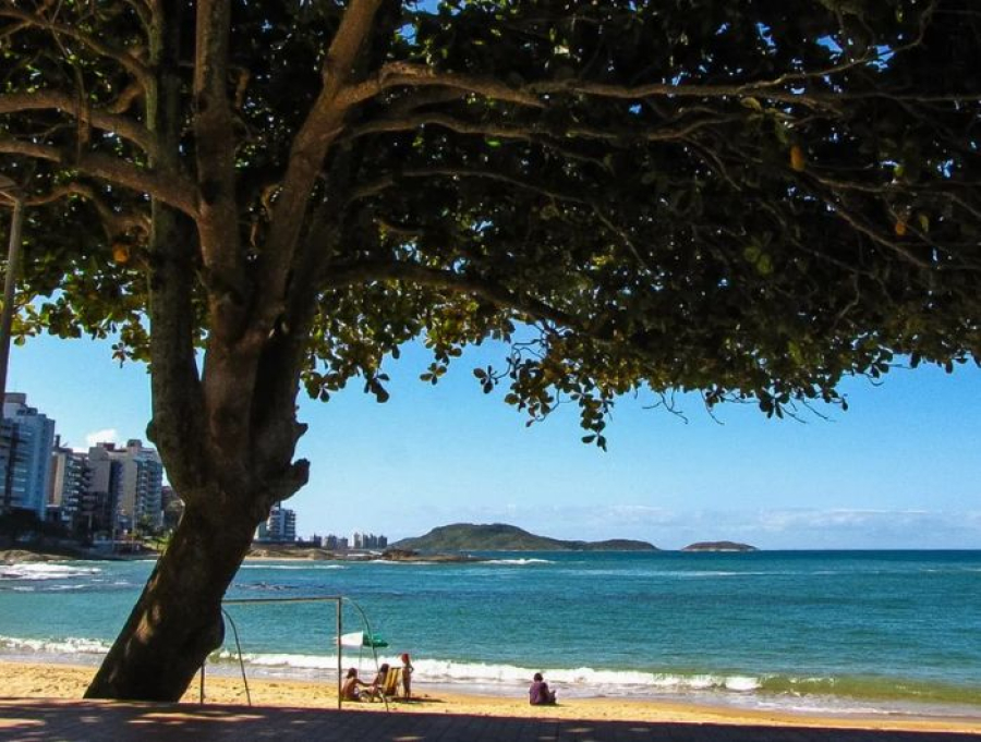 MPF investiga falhas no monitoramento da qualidade da água em praias do ES