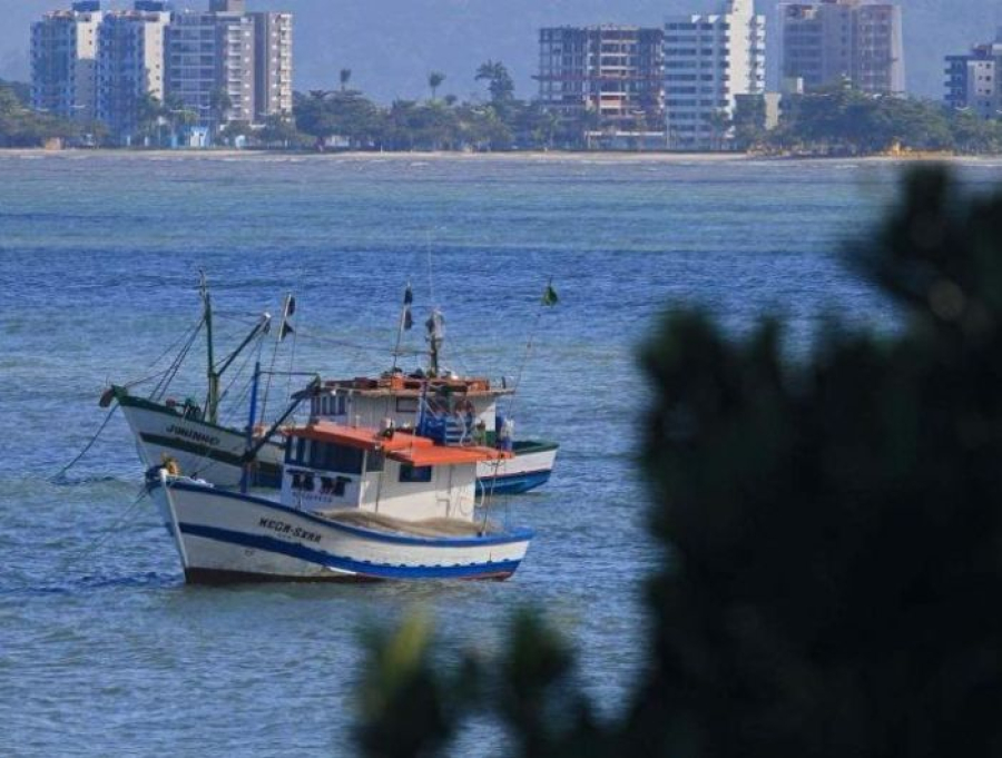 Pescadores do ES têm até 8 de maio para regularizar embarcações com vistoria gratuita