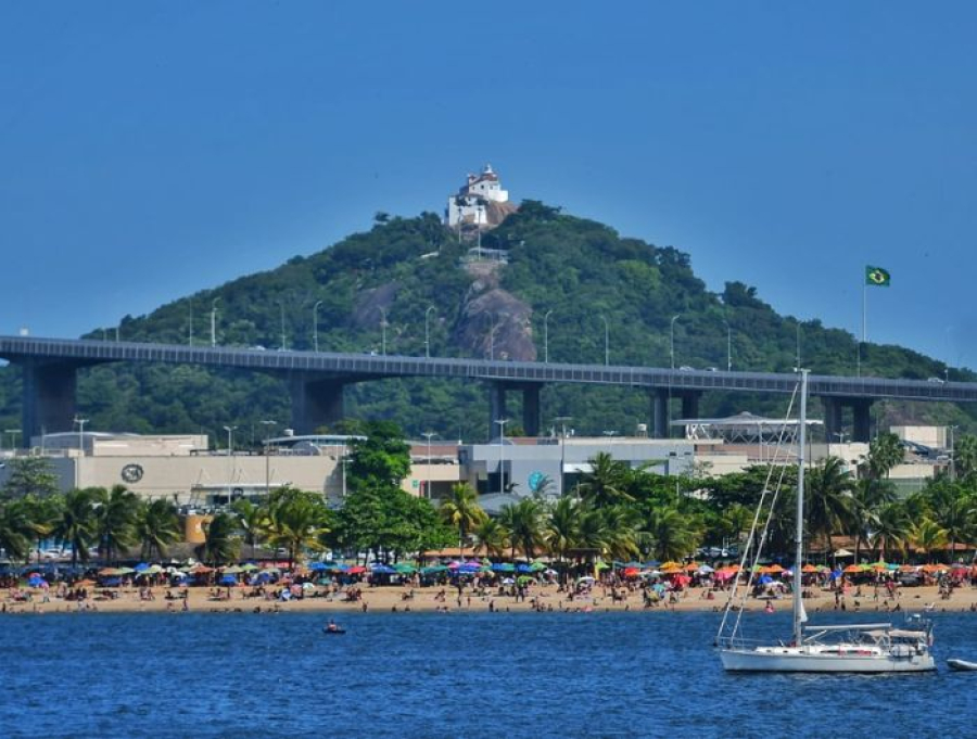 Semana começa com calor e chuva rápida no litoral do Espírito Santo