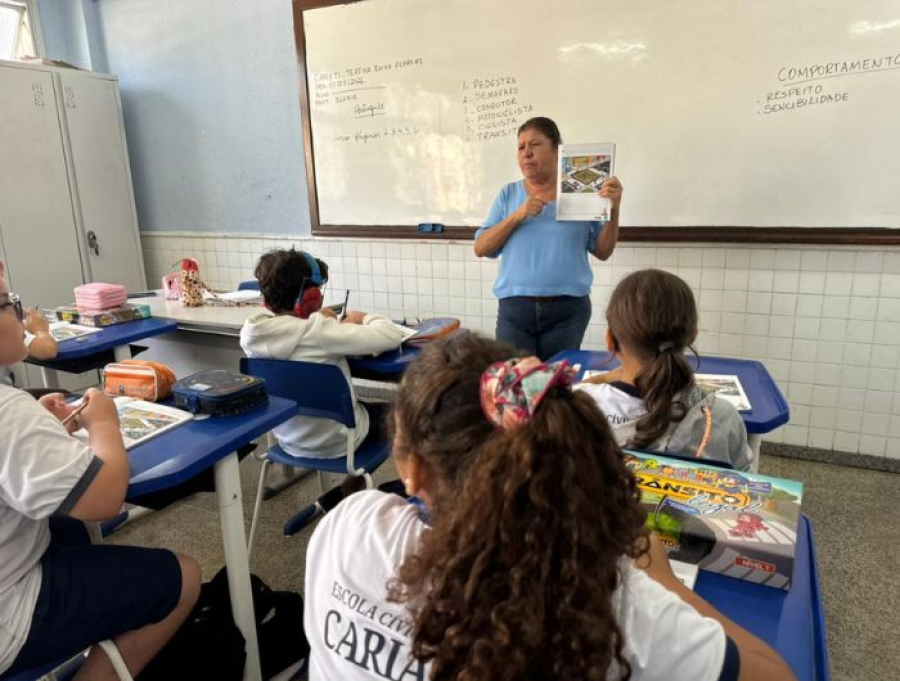 Alunos de Cariacica aprendem educação no trânsito com jogos e atividades dentro das salas de aula