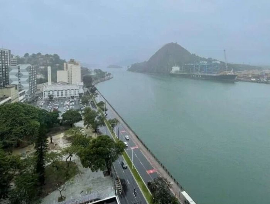 Frente fria avança pelo ES, derruba temperaturas e coloca cidades em alerta para chuva