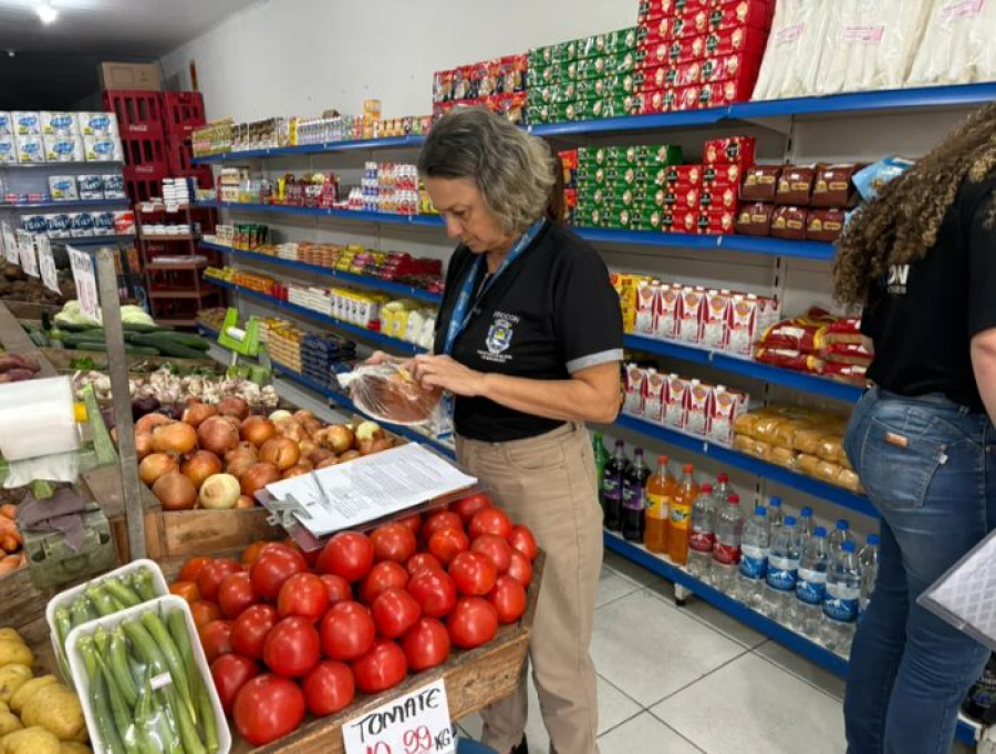 Procon de Marataízes intensifica fiscalização em hortifrutis e quitandas do município
