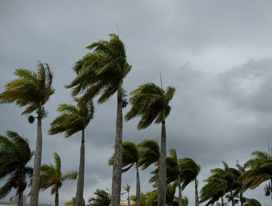 Inmet emite alerta laranja para tempestades com ventos de até 100 km/h em cidades do ES