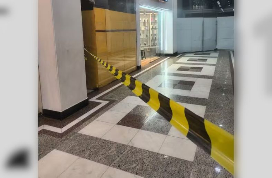 Adolescente é baleada pela própria mãe dentro de loja em shopping de Cachoeiro