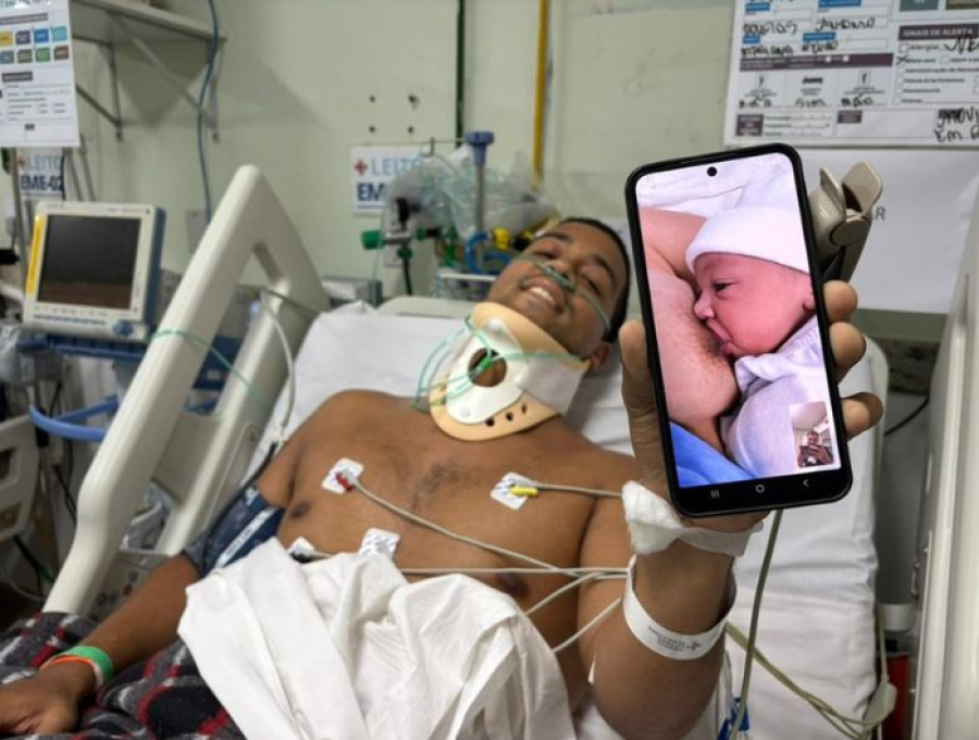 Videochamada permite que policial militar internado no Hospital Estadual Sílvio Avidos conheça a filha recém-nascida