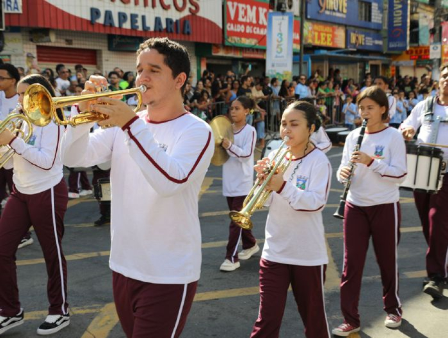 Cariacica comemora 136 anos com grande desfile cívico em Campo Grande