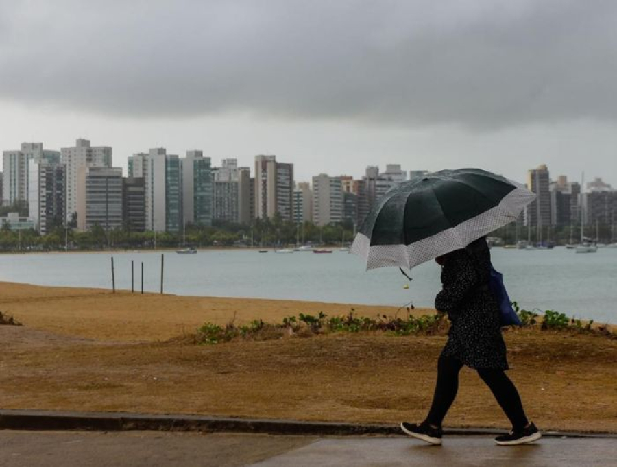 Julho começa com mudança no tempo e previsão de chuva no Espírito Santo