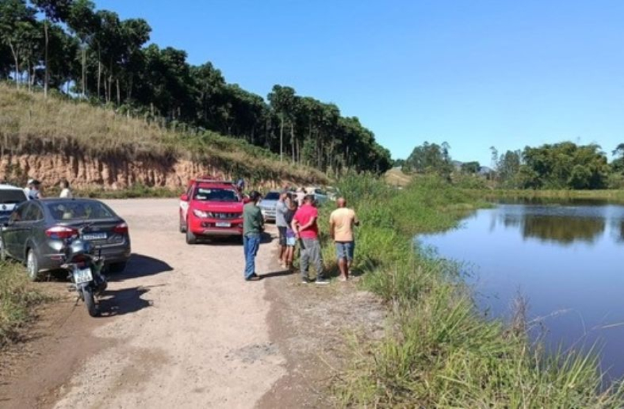 Jovem morre afogado após carro cair em represa no Norte do Espírito Santo