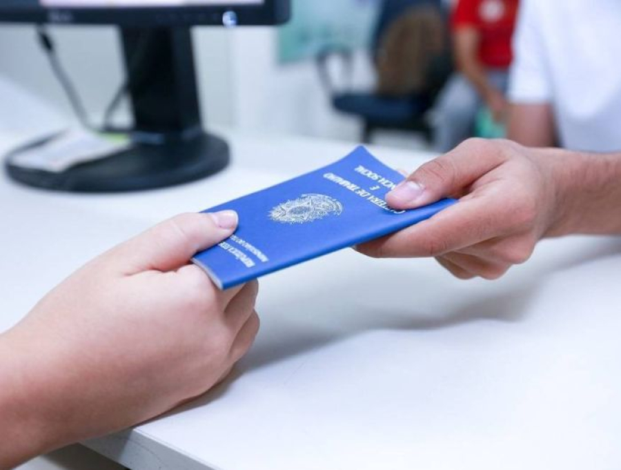 Empresa abre vagas em 11 cargos com salários de mais de R$ 3 mil em Cachoeiro