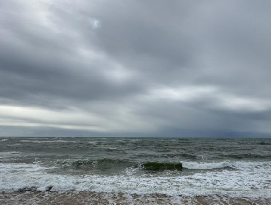 Marinha alerta para ventos de até 60 km/h no litoral do Espírito Santo com chegada de frente fria