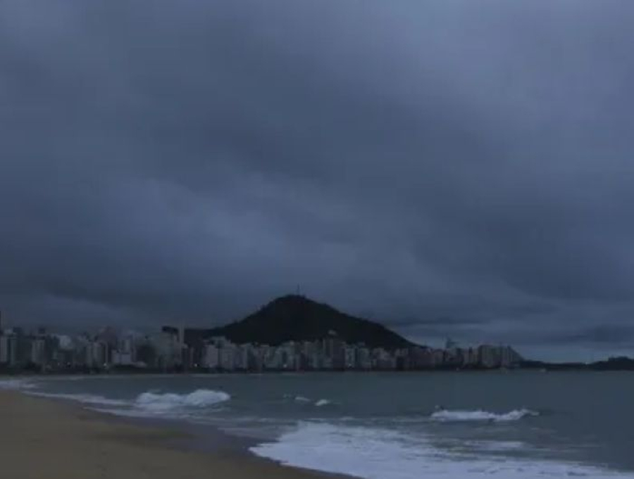 Chuva retorna ao litoral e muda o tempo no Espírito Santo nesta segunda-feira