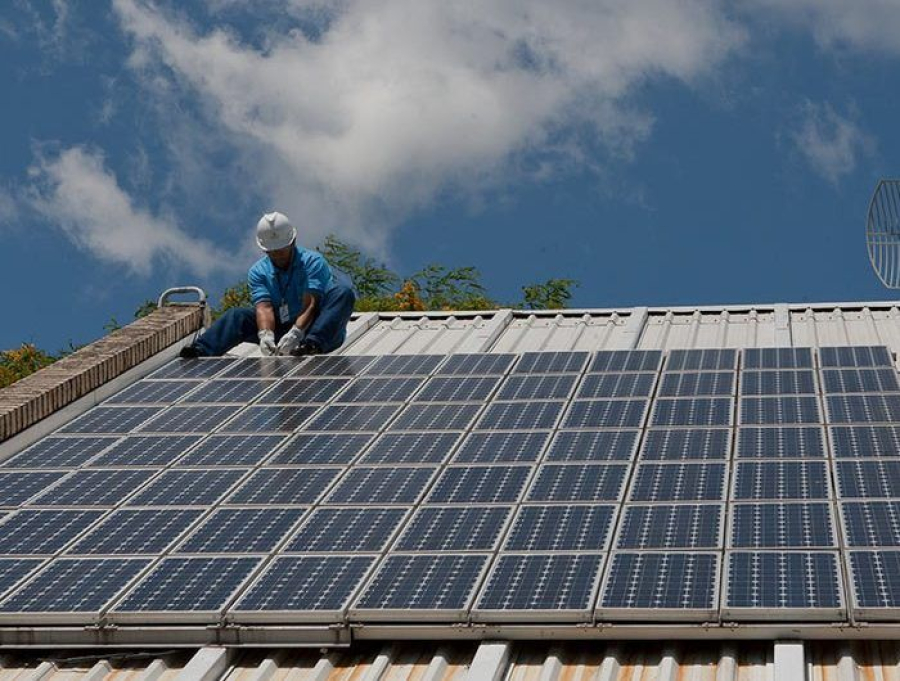 Procon de Cachoeiro orienta consumidores sobre contratação de energia solar