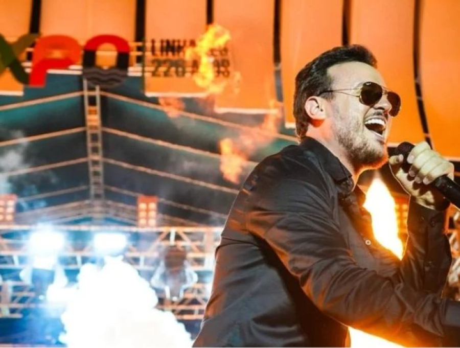 Cantor Zé Elias doa cachê de show na Expolinhares 2026 para instituições do município