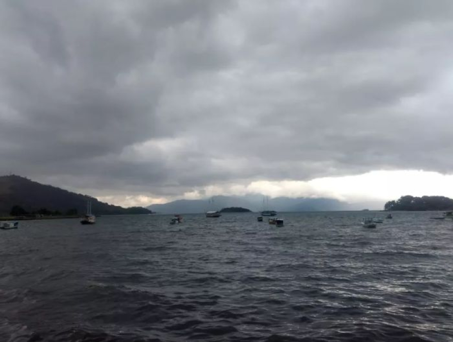 Inmet emite alerta de tempestade para 52 cidades do Espírito Santo nesta quarta