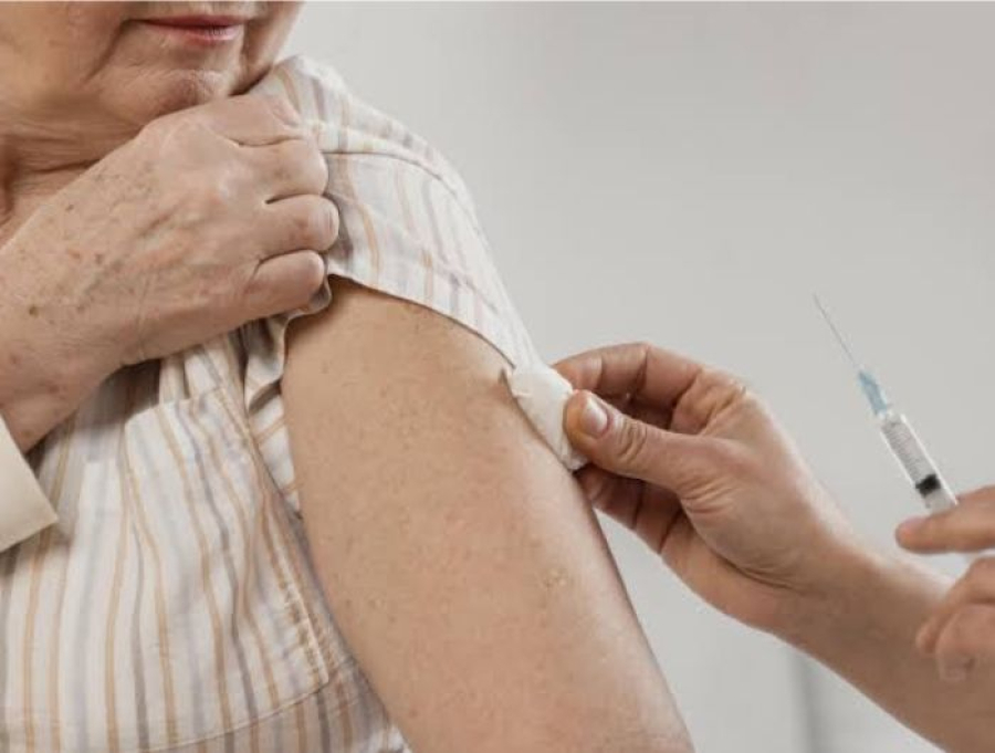 ES recebe 23 mil doses de vacina para idosos com 85 anos ou mais