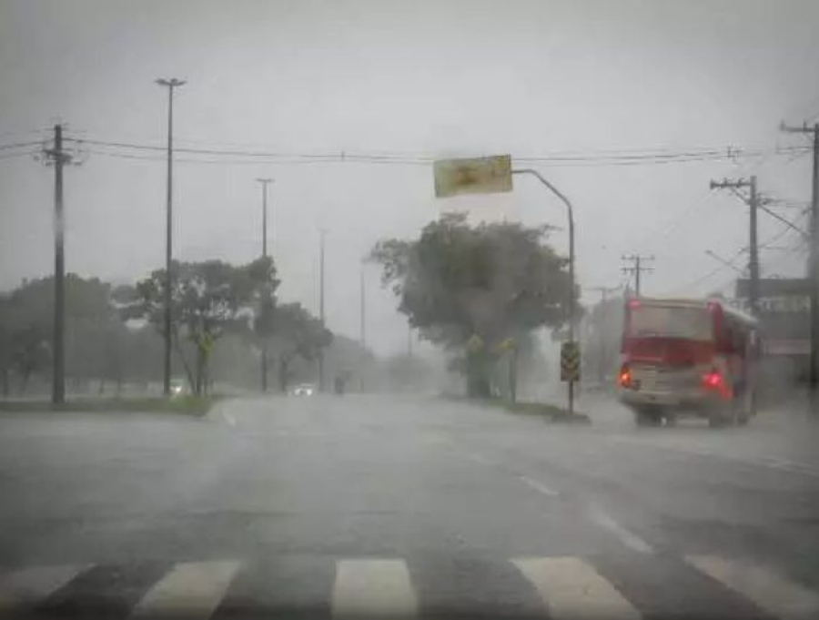 Alerta de tempestade atinge 43 cidades do ES nesta quinta-feira; ventos podem chegar a 60 km/h